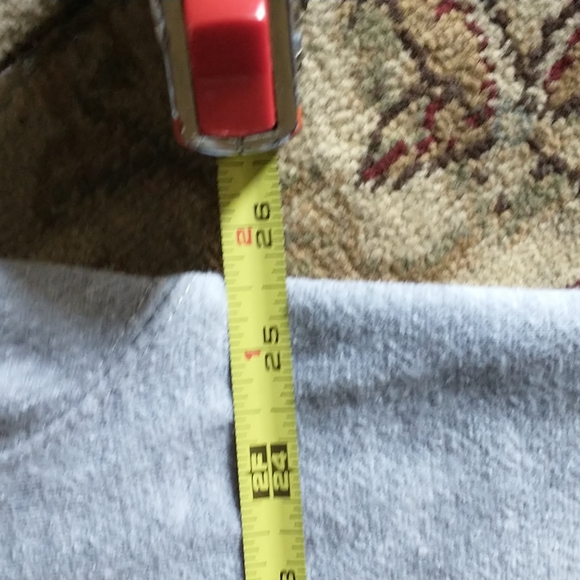 No name brand pit to pit is 26 1/2 grey - Picture 12 of 12